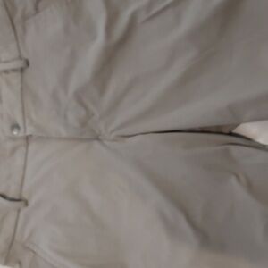 Lululemon Shorts, size 38, khaki